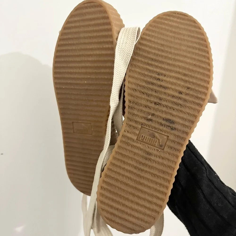 M Fenty Puma By Rihanna Women Bow Creeper Sandal Beige (365794-02) size 9